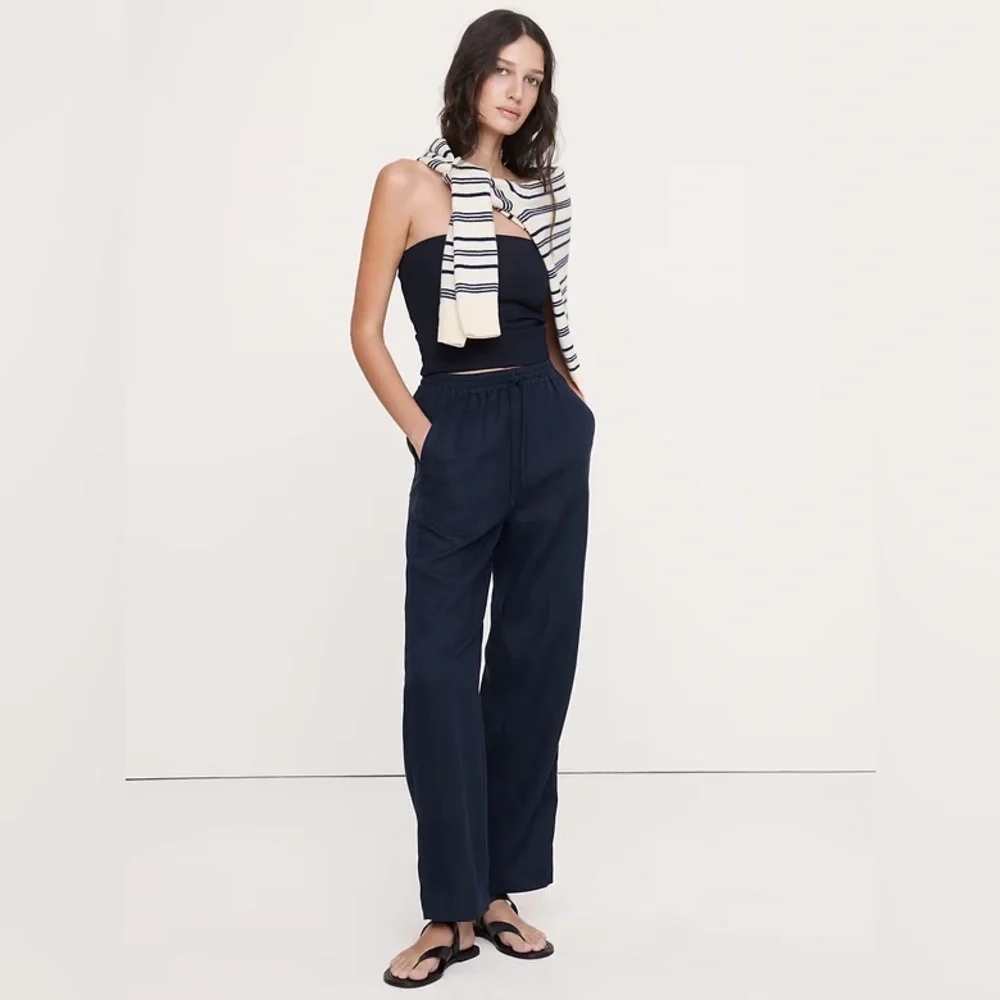 NEW! Banana Republic The Getaway Straight-Leg Pull-On Pant in Linen -Large Tall🩷